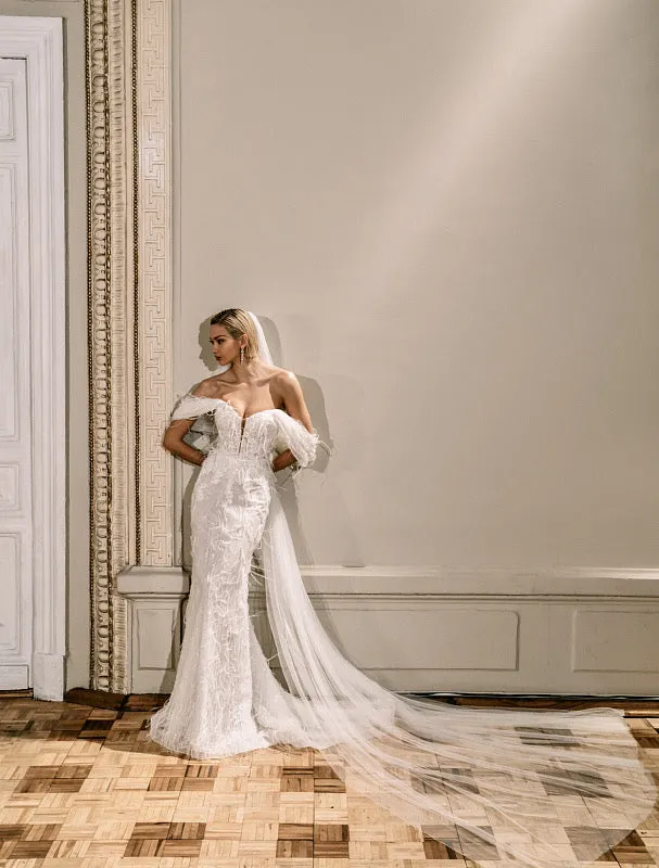 Jazzy Feather Embroidered White Wedding Dress